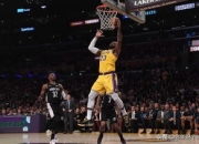 快船队锁定季后赛席位，主场击败湖人